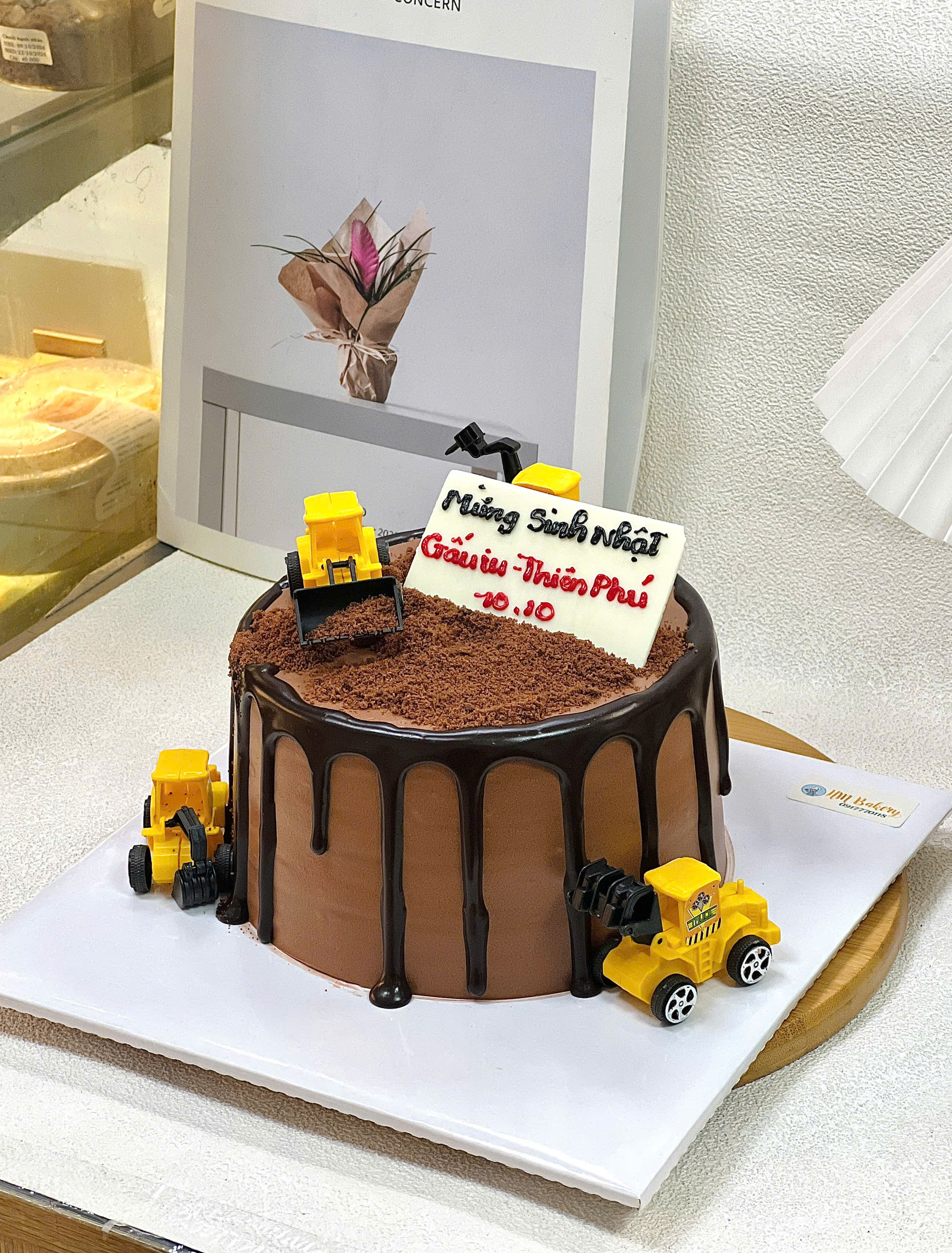 Bánh kem cốt chocolate xe xúc 31 - Ảnh 2