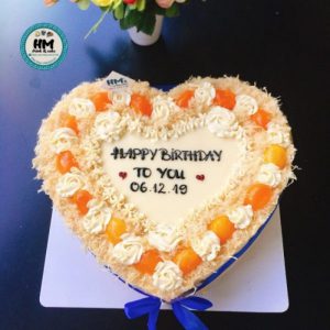 Bánh bông lan trứng muối hình trái tim là sự kết hợp hoàn hảo giữa các nguyên liệu cao cấp, chất lượng.