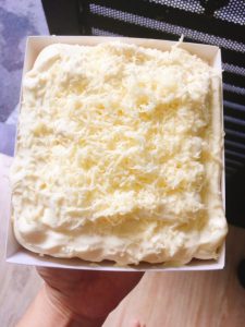 Bánh bông lan pho mai tươi tại HMCake.