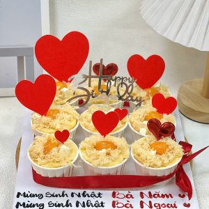 Cupcake trứng muối trang trí tone đỏ