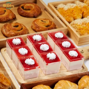 Mousse dâu cup vuông 3cm