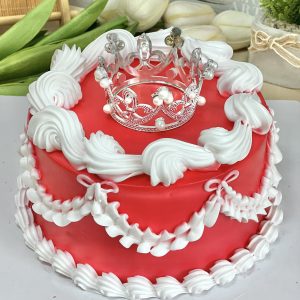 Bánh kem tone đỏ vương miện
