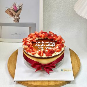 Alternative view of Bánh Flan gato kem dâu hạt lựu 15cm
