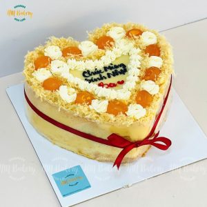Bánh bông lan trứng muối trái tim sinh nhật 20cm
