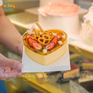 Bánh Mousse chanh dây hình trái tim 12cm