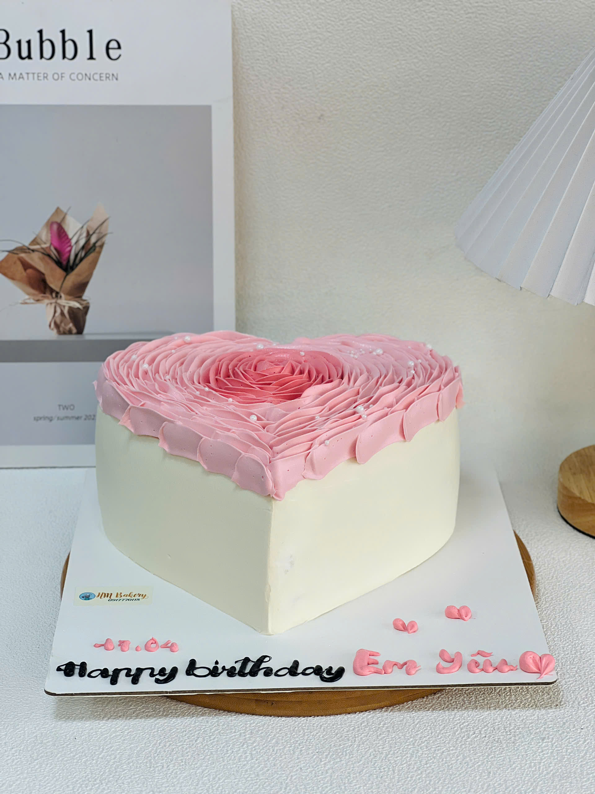 Bánh kem hoa hồng hình tim 16cm