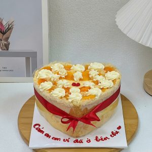 Bánh bông lan trứng muối trái tim sinh nhật 18cm