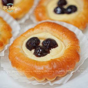 Kem trứng Phomai mứt việt quất